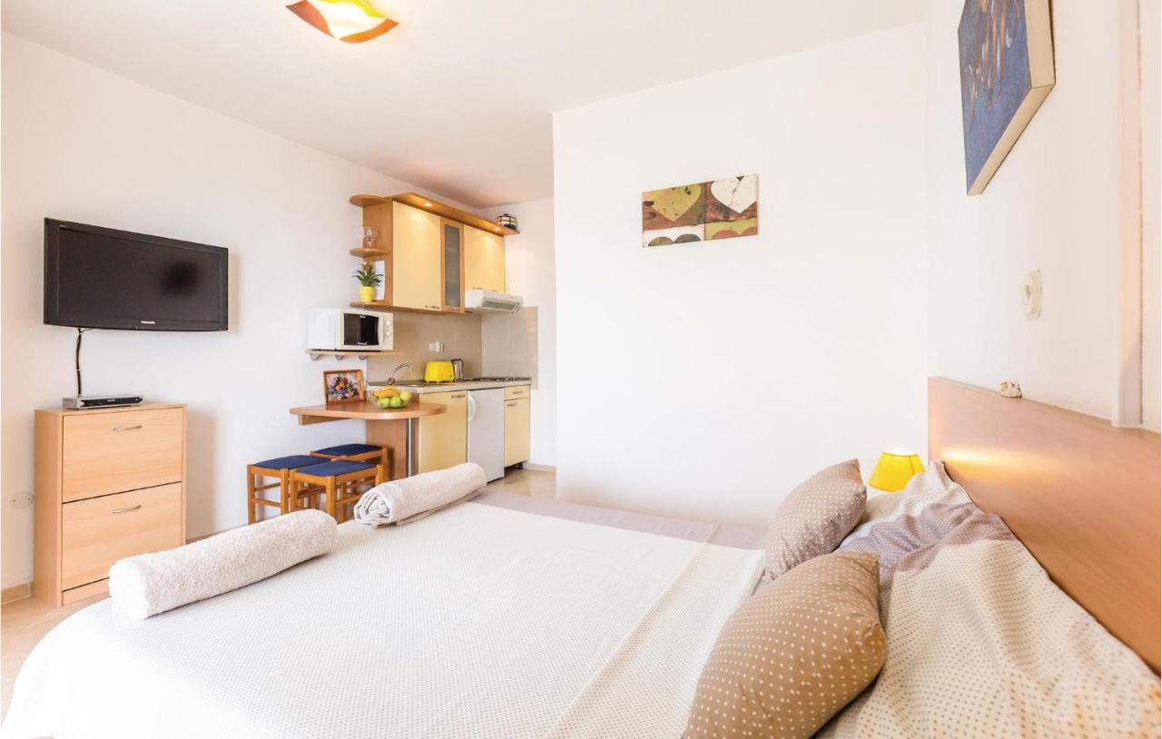 Lovely Apartment In Brela With House Sea View Buitenkant foto