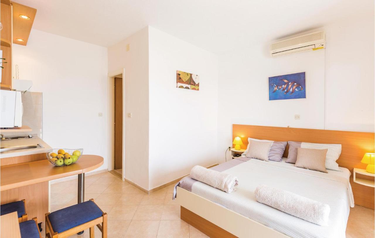 Lovely Apartment In Brela With House Sea View Buitenkant foto